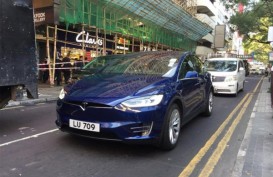 Autopilot Mobil Tesla Menyerah Hadapi Jalanan Macet di Vietnam