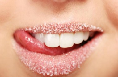 4 Cara Atasi Bibir Kering Saat Puasa