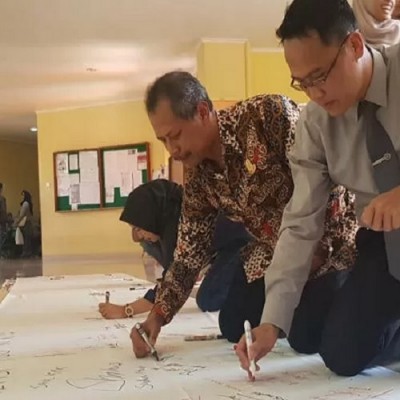 Wakil Rektor Undip Sebut Indonesia Resesi Demokrasi Kabar24 Bisnis Com