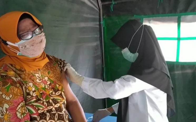 Kegitan vaksinasi lanjut usia (lansia) di Kota Mataram, Provinsi Nusa Tenggara Barat.  - ANTARA