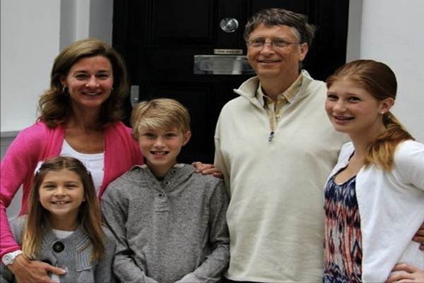 Bill Gates dan Melinda Gates beserta ketiga anaknya. - Istimewa