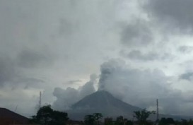 Gunung Sinabung Erupsi, Luncuran Awan Panas Hingga 1.000 Meter