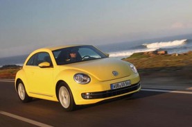 Identitas Pengemudi VW Beetle Kuning Tabrak Brimob…