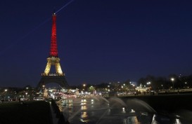 Prancis Buka Kembali Tempat Hiburan, Termasuk Menara Eiffel