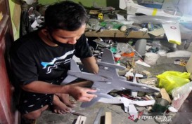 Perajin Miniatur Pesawat Tetap 'Mengudara' pada Masa Pandemi 