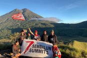 Keren, Perwira TNI AL Ini Sukses Mendaki 7 Puncak Hanya dalam 5 Hari