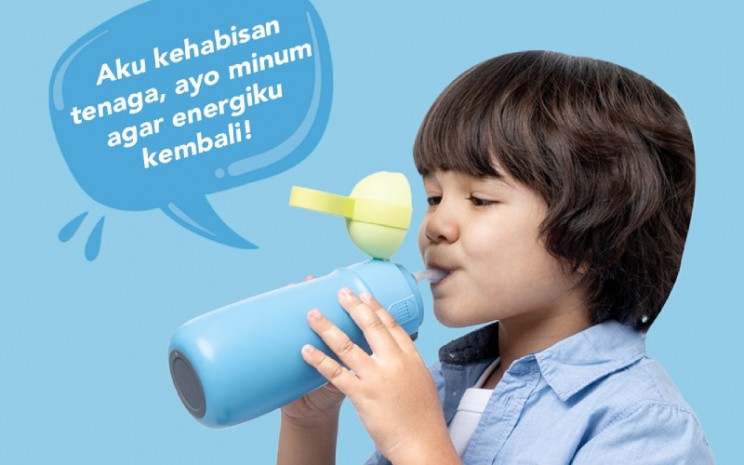 Selain kemampuannya berbicara, Olike Smart Bottle akan memberikan pemberitahuan berdasarkan jumlah air yang diminum.  - Olike