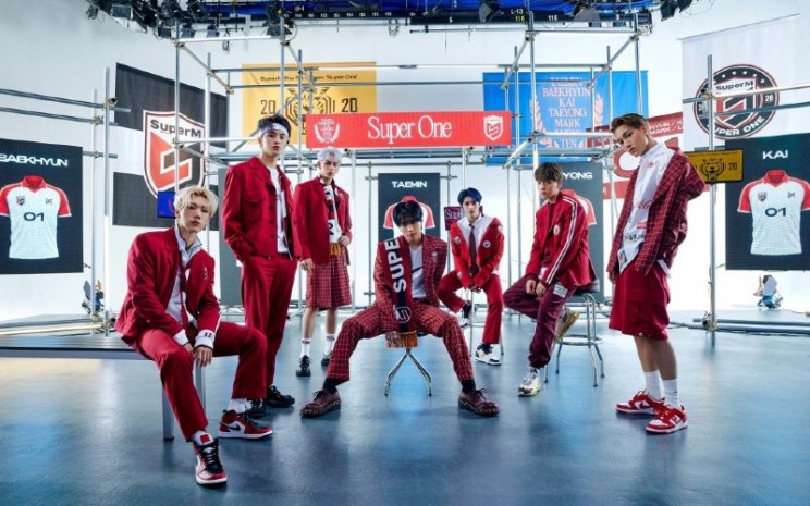 SUPERM adalah grup super beranggotakan 7 orang di bawah SM Entertainment (Korea) Capital Records (AS).  - kprofiles.com
