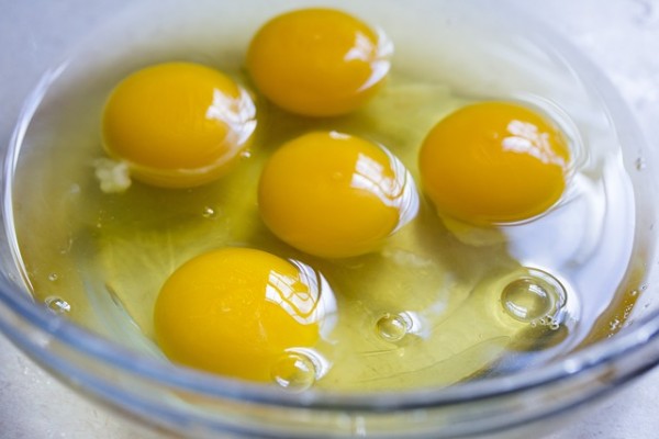 Kuning dan putih telur. - Istimewa