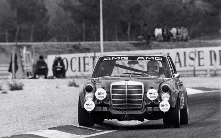 AMG Class Victory dalam 24 Hour Race pada 1971.  - Mercedes/Benz