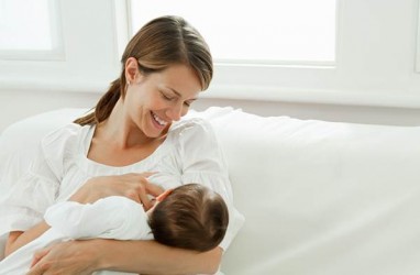 Tips Aman Menyusui bagi Ibu yang Positif Covid-19