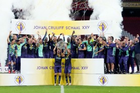 Noni Cetak 2 Gol, PSV Hajar Ajax 4–0, Juara Piala…
