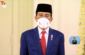 Presiden Joko Widodo Pimpin Upacara Penurunan Bendera Merah Putih