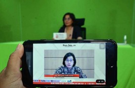 Sri Mulyani Ungkap Alasan Bantuan Tunai PKL dan Warung Disalurkan TNI Polri