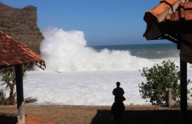 Hati-hati, Gelombang Tinggi Berpotensi Terjadi di Laut Selatan Jabar-DIY