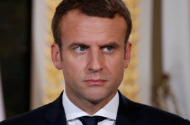 Presiden Prancis Macron Dilempari Telur saat Hadiri…