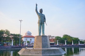 KAI Resmikan Patung Soekarno di Area Polder Stasiun…