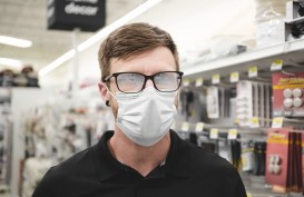 Dokter Sebut Pakai Masker Berbahan Renggang Merusak Kulit