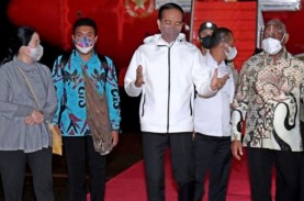 Momen Jokowi dan Puan Beli Jagung Rebus di Sela-Sela…