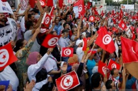 Presiden Tunisia Kais Saied Didemo Ribuan Warganya