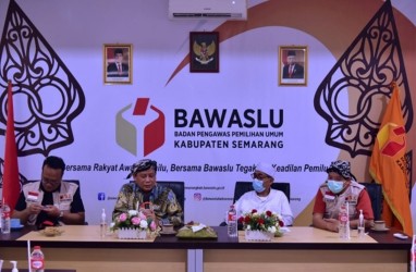 Jokowi Teken Keppres Tetapkan Pansel KPU & Bawaslu 2022-2027