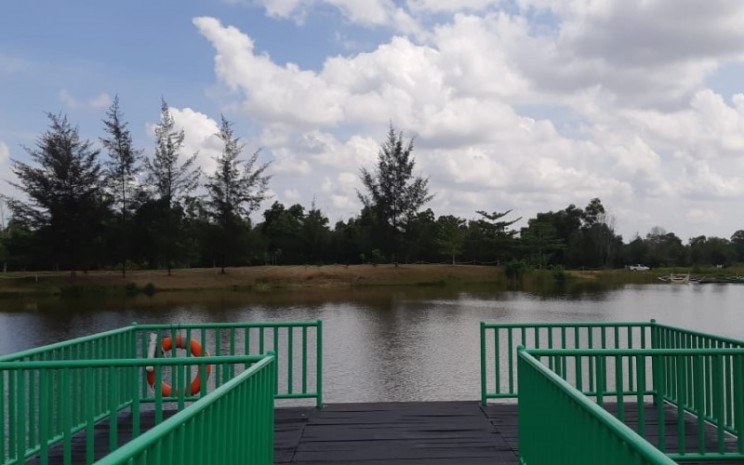 Salah satu fasilitas di Kampong Reklamasi Selinsing yang dikelola PT Timah Tbk merupakan dermaga pada danau buatan. Fasilitas tersebut berdiri diatas bekas tambang milik perusahaan yang beroperasi pada 2010 -2013 lalu. - Istimewa