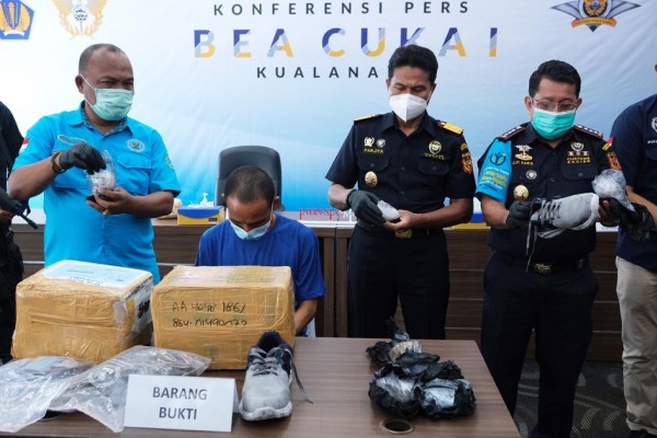 Bea Cukai Kualanamu Gagalkan Pengiriman 12,16 kg Paket Narkoba Berbagai Jenis