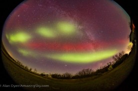 Fenomena Solar Flare Ciptakan Aurora Menakjubkan