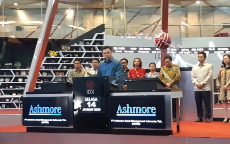 Direktur Ashmore PT Ashmore Asset Management Indonesia Tbk (AMOR) Arief Cahyadi Wana di sela-sela seremoni pencatatan saham perdaana perseroan di Bursa Efek Indonesia pada Selasa (14/1/2020). - Bisnis - Hafiyyan
