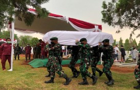 Mahfud MD Pimpin Pemakaman Eks Mensesneg Sudi Silalahi