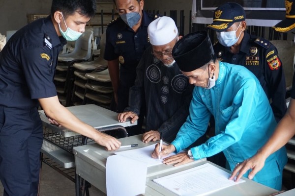 Bea Cukai Kepulauan Riau Hibahkan Mebel ke Taman Pendidikan Quran