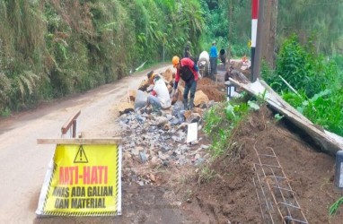 Sembilan Ruas Jalan Menuju Bromo di Kecamatan Tosari Diperbaiki