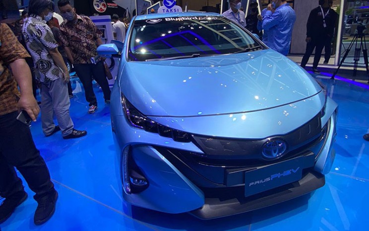 Toyota Prius PHEV menjadi armada taksi Blue Bird.  - Bisnis/Khadijah Shahnaz