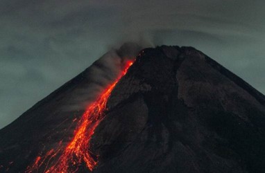 Aktivitas Gunung Merapi Meningkat, Terjadi Guguran Lava 4 Kali Sejauh 2.000 Meter