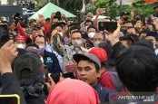 Resmi! Anies Naikan UMP 2022 DKI Jakarta Sebesar Rp37.749