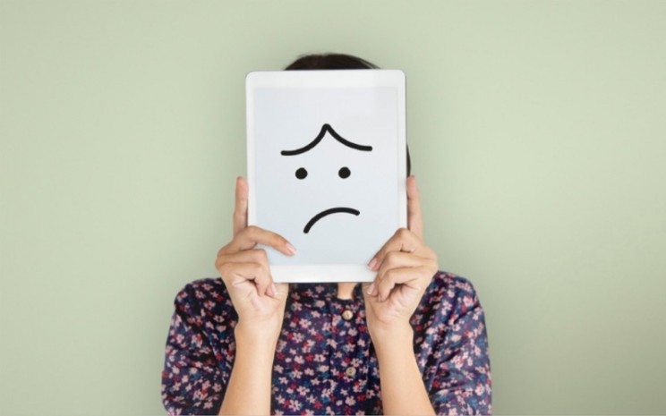 Ilustrasi seseorang yang tidak bahagia dan stres. Simak cara untuk menghilang stres di tengah pandemi - Freepik.com