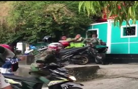 Viral, Video 2 Polisi Terlibat Adu Jotos dengan Seorang Anggota TNI di Maluku
