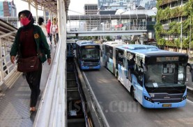 Duh! Lagi-lagi Bus Transjakarta Alami Kecelakaan