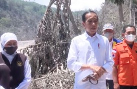 Jokowi Janji Segera Relokasi Rumah Korban Terdampak Erupsi Semeru