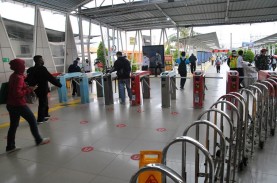 Ada Penambahan Perjalanan KRL, Penumpang di Stasiun…