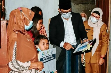 Kunjungi Indramayu, Emil Temui Anak Terlantar dan Atlet Peparnas Berprestasi