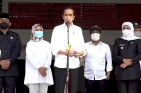 Jokowi Didampingi Iriana Resmikan Pasar Besar Ngawi