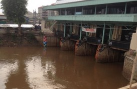 Waspada Jakarta Banjir, Pintu Air Pasar Ikan Siaga 2
