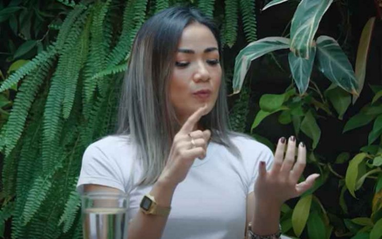Nirina Zubir jelaskan masalah mafia tanah yang dialami oleh keluarganya - Youtube Denny Sumargo.