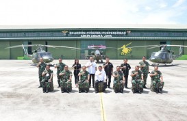 Selesai Overhoul, Wamenhan Serahkan Helikpoter Bell ke TNI AD