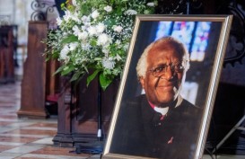 Uskup Agung Desmond Tutu Dimakamkan dalam Upacara Sederhana
