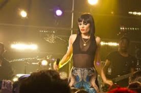 Penyanyi Jessie J Positif Covid-19 Setelah Konser…