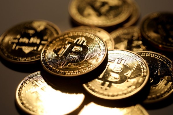 concurenții bitcoin 2022 investesc în acțiuni comerciant de bitcoin wien