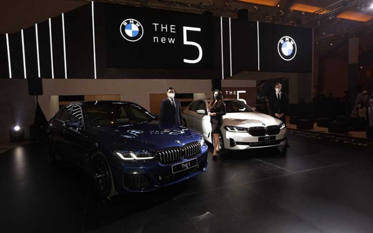 BMW Seri 5 dipamerkan pada IIMS 2021.  - BMW Group Indonesia