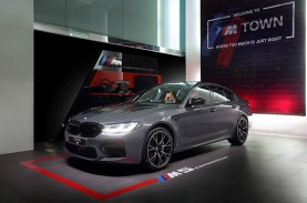MOBIL PALING MEWAH : Saling Klaim BMW & Mercedes